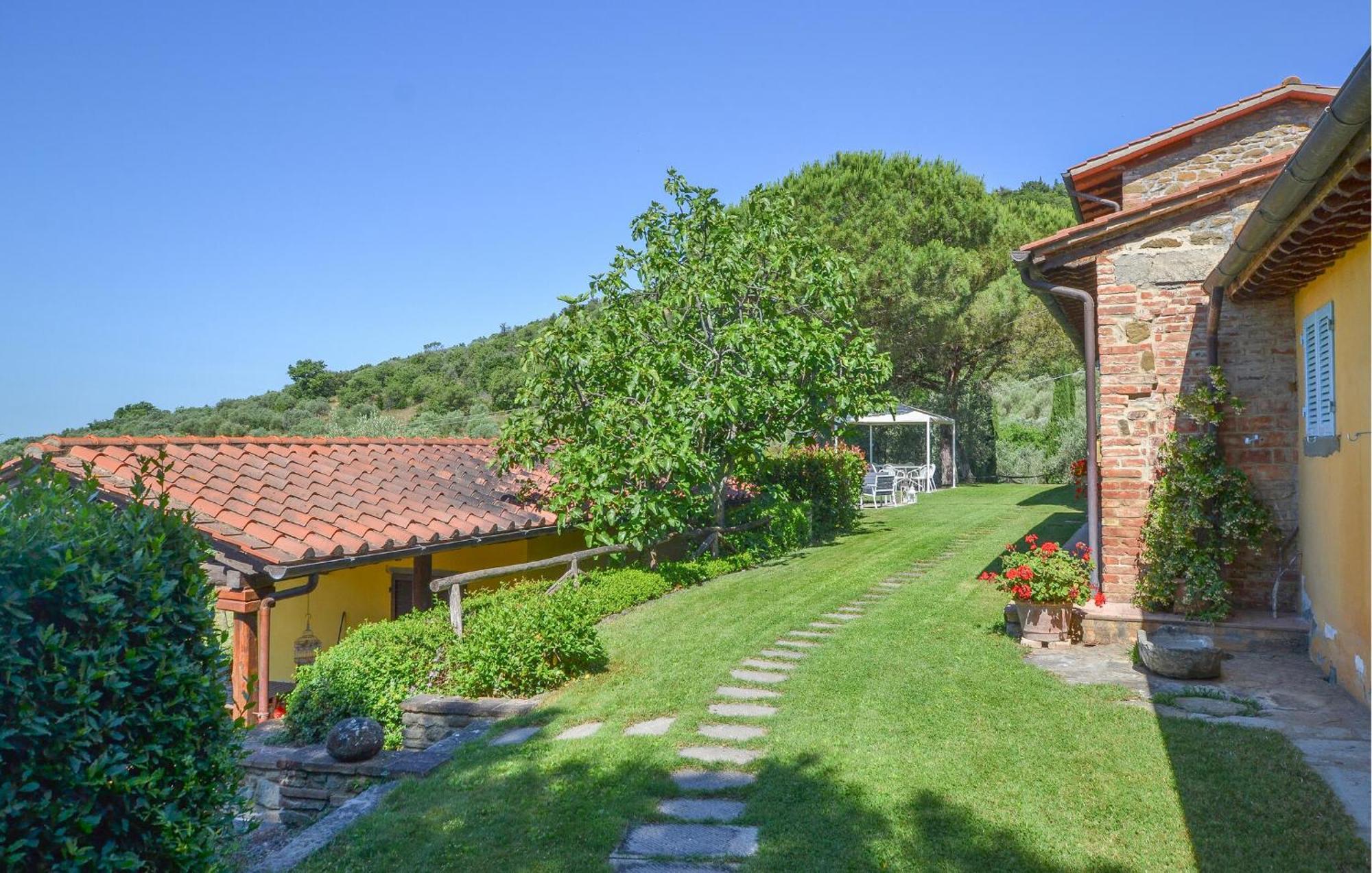 Cozy Home In Cortona With Kitchen Exterior foto