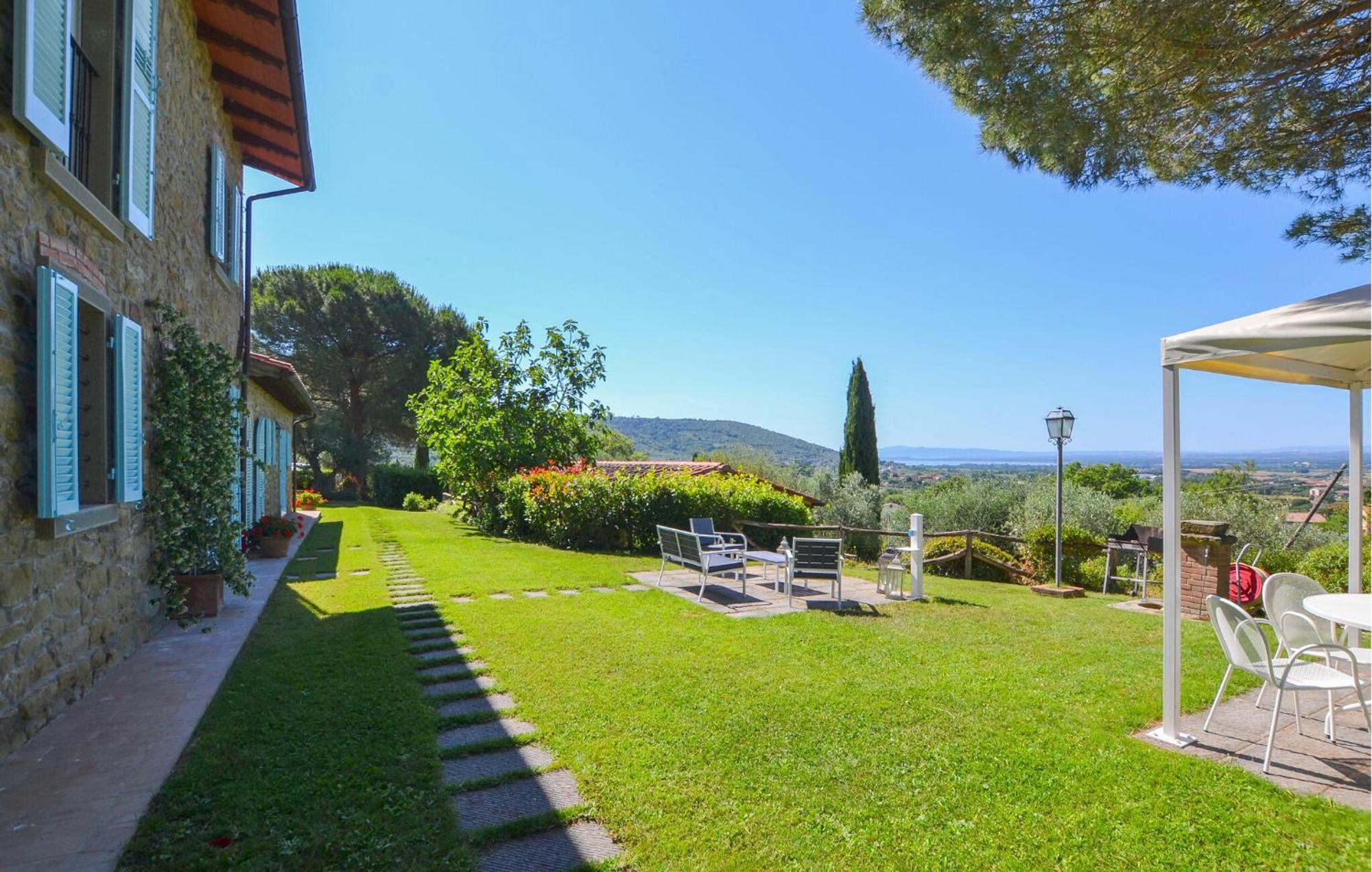 Cozy Home In Cortona With Kitchen Exterior foto