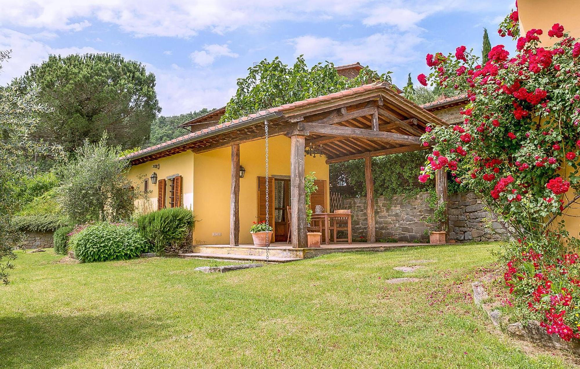 Cozy Home In Cortona With Kitchen Exterior foto